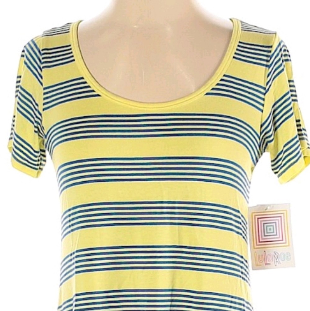 Lularoe t-shirt